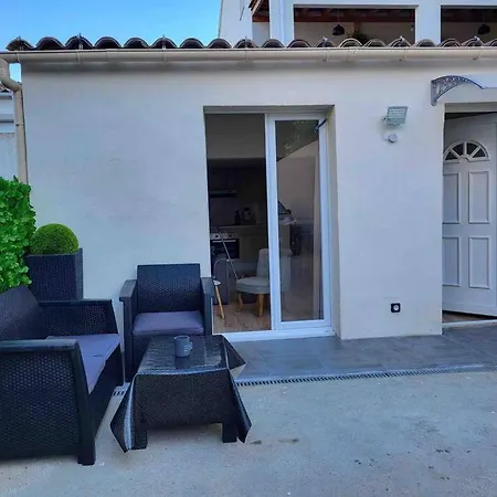 Maisonnette Entre Et Campagne Daire